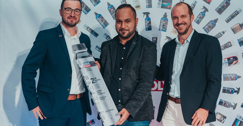 lm_dealer_night_2025