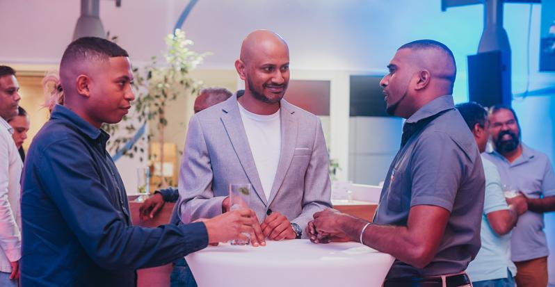 lm_dealer_night_2025