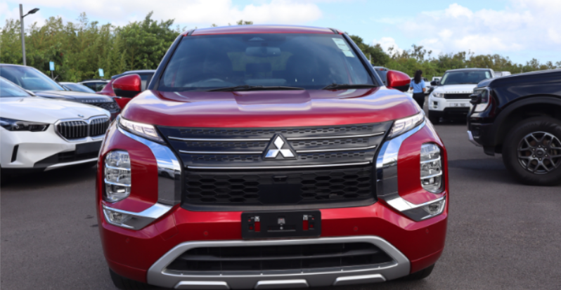 Mitsubishi_Axess