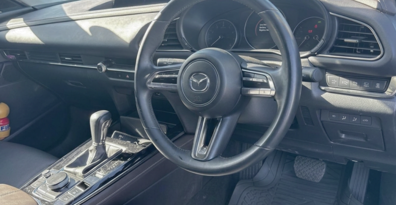 Mazda_Axess