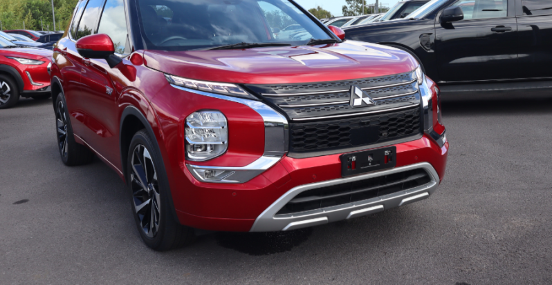 Mitsubishi_Axess