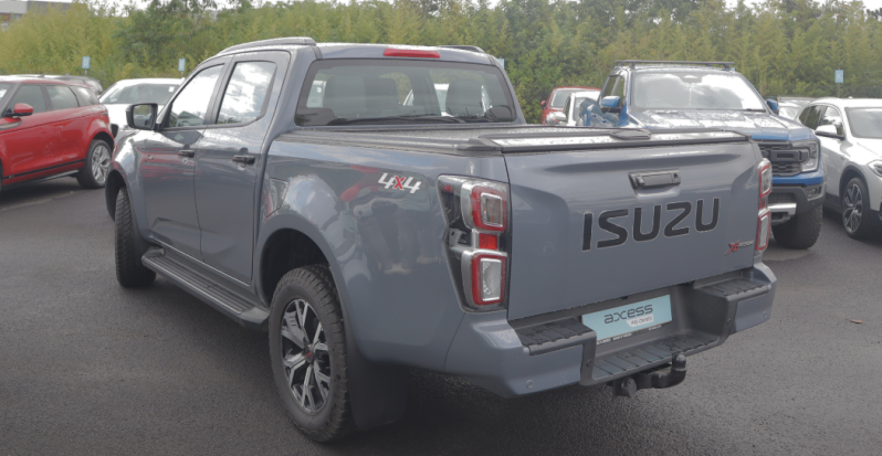 ISUZU_AXESS