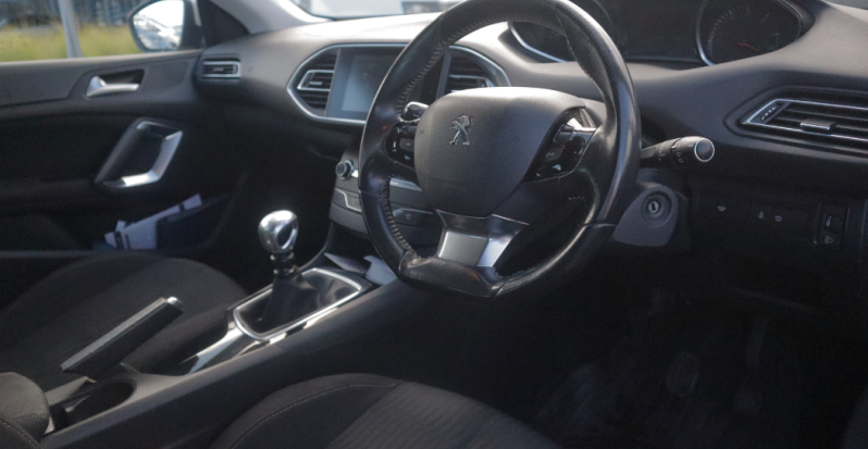 peugeot_Axess