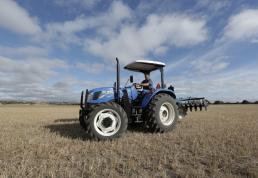 New Holland TT4