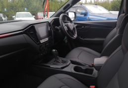 ISUZU_AXESS