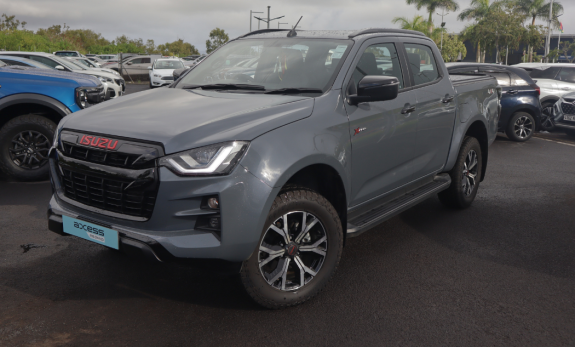 ISUZU_AXESS