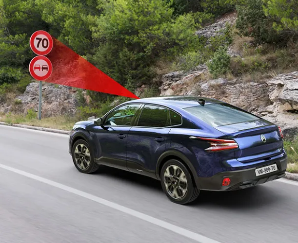 Citroën eC4X sign speed recognition