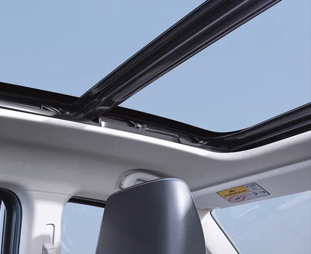 Suzuki Grand Vitara Strong Hybrid Panoramic Sunroof
