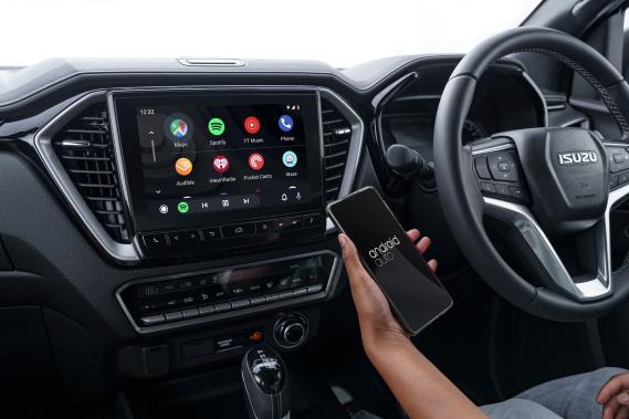 Isuzu D-Max V-Cross 4x4 infotainment apple carplay and android
