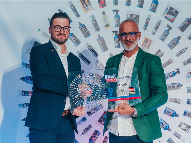 lm_dealer_night_2025